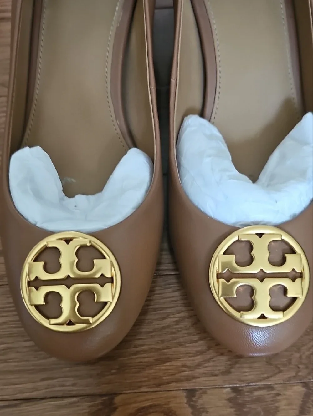 Tory Burch Tan Leather Round-Toe Pumps with Gold Logo Medallion
